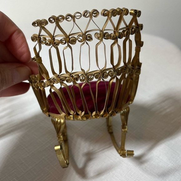 Vintage TRAMP ART QUILLING Doll Furniture
or pincushions. folk tin can ART - Picture 4 of 6